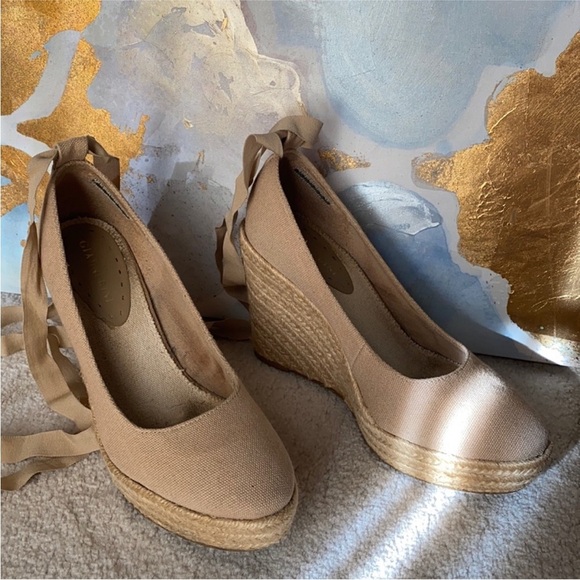 GIANNI BINI LACE UP TAN ROUND TOE ESPADRILLE WEDGES SIZE 9.5 - Picture 5 of 10